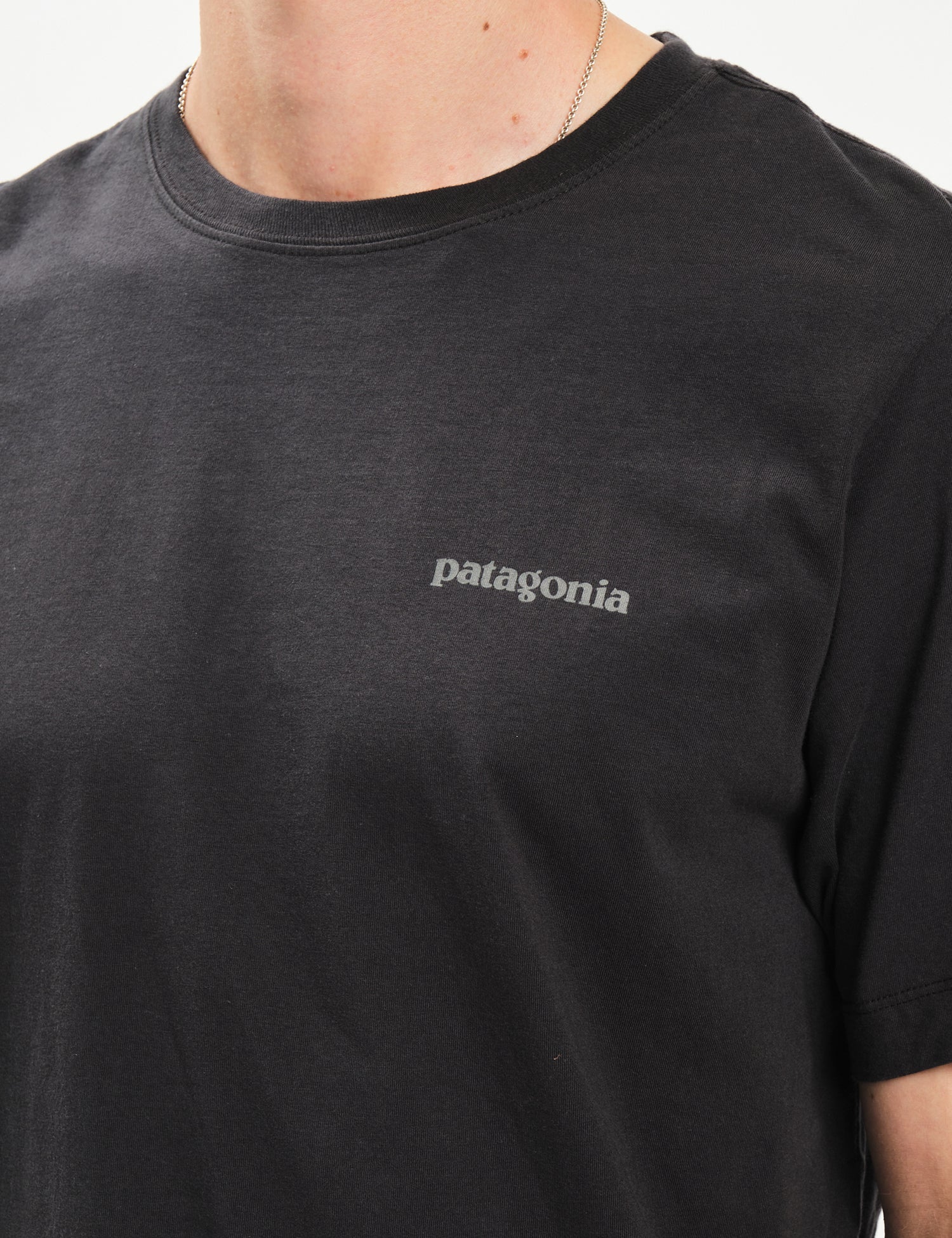 Patagonia P-6 Logo T-Shirt - Ink Black
