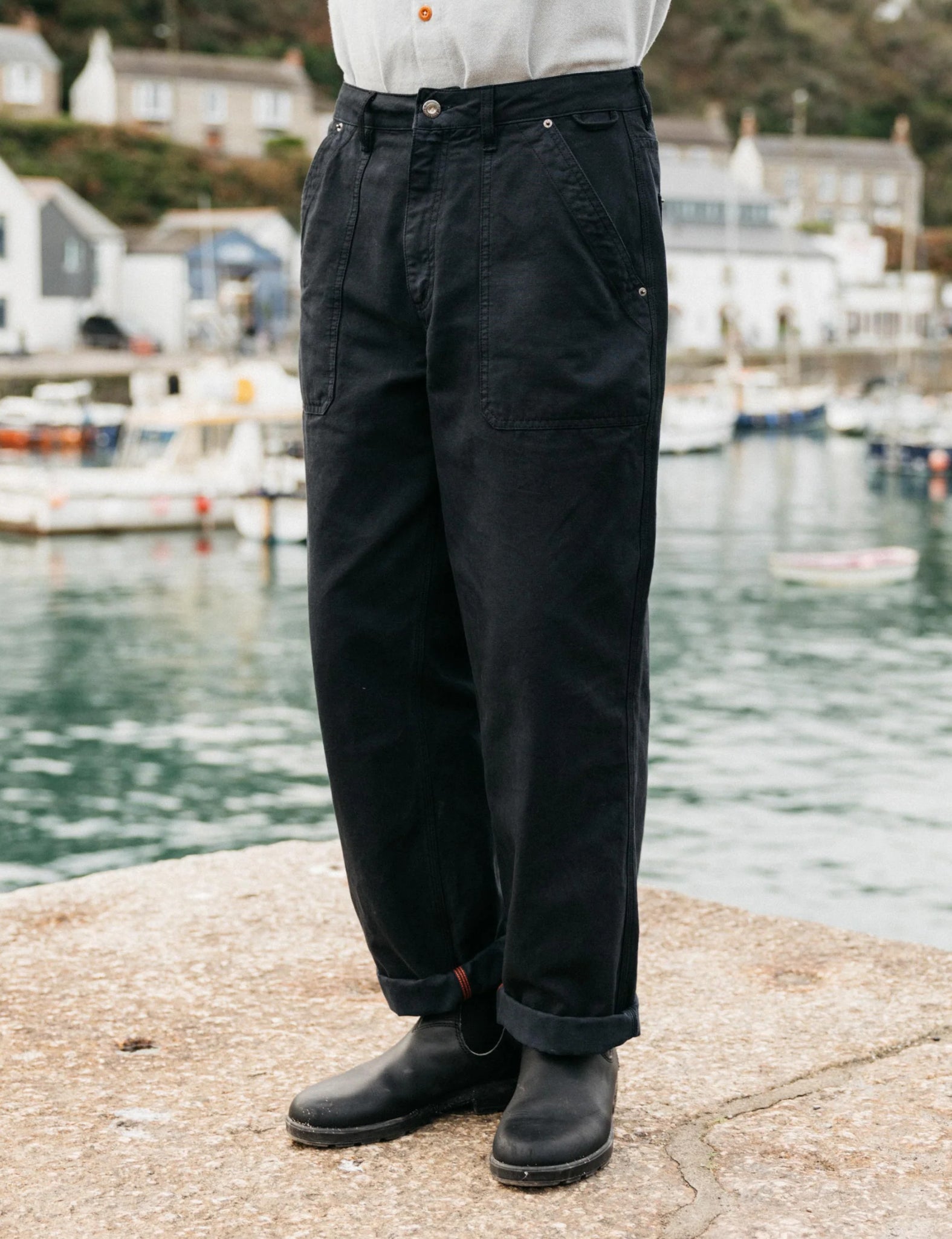 Finisterre Basset Fatigue Pant - Black | Benchmark