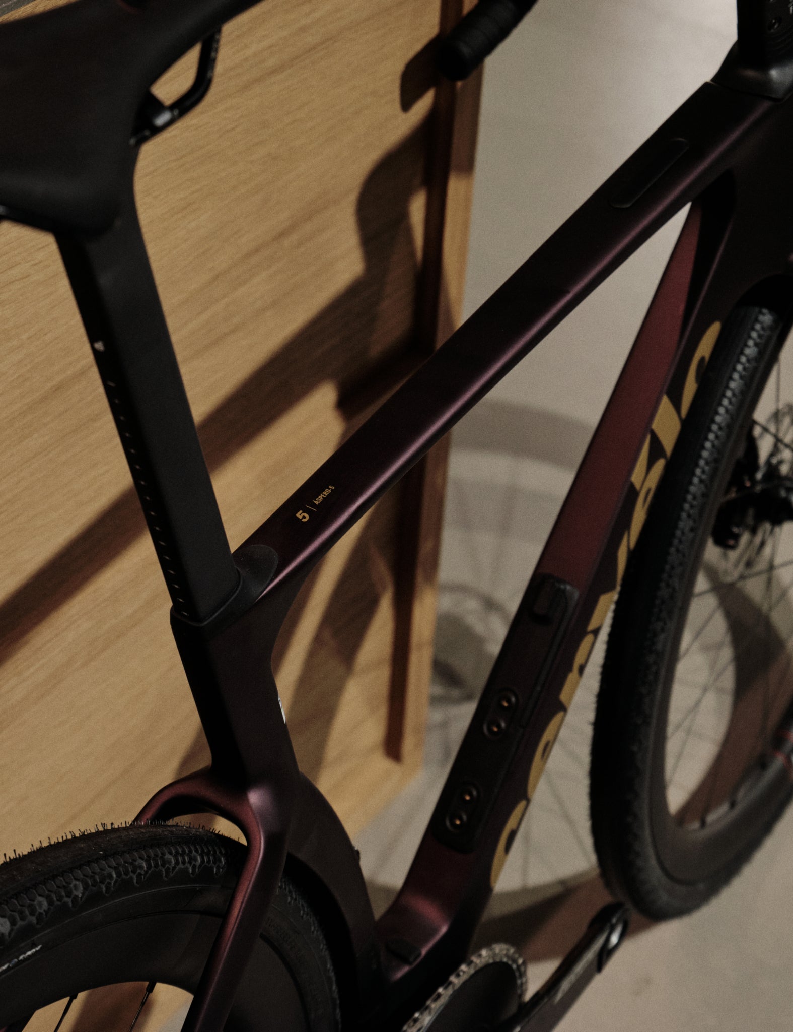Cervelo Aspero-5 Gravel Bike - Black Currant - SRAM Force XPLR [IN STORE]