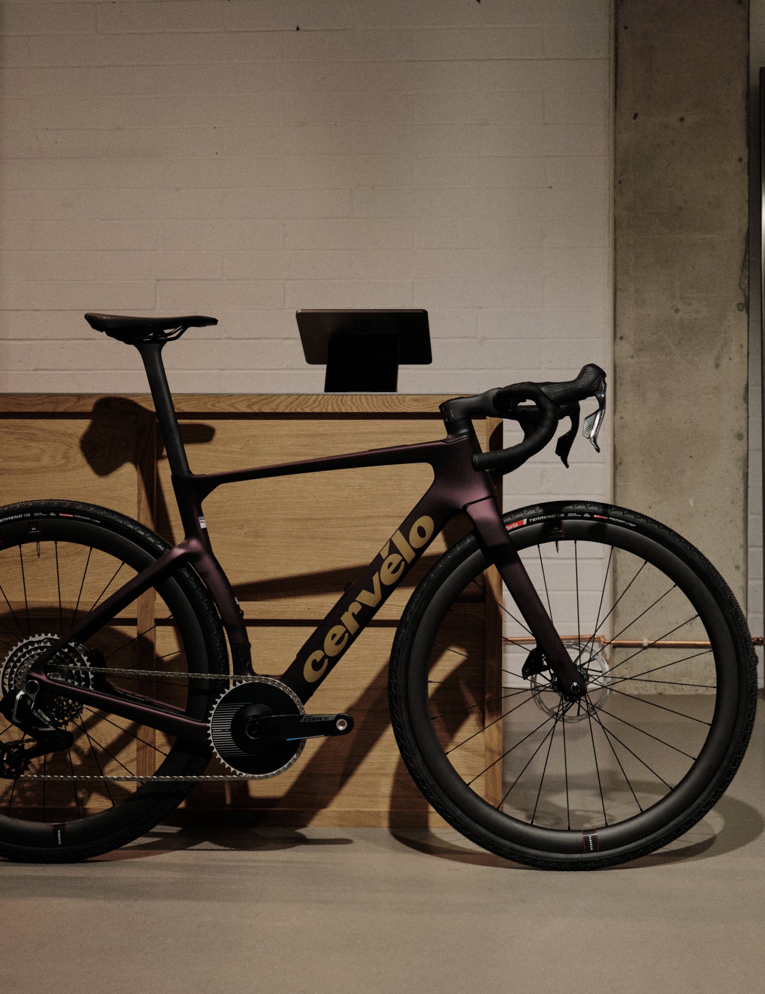 Cervelo Aspero-5 Gravel Bike - Black Currant - SRAM Force XPLR [IN STORE]