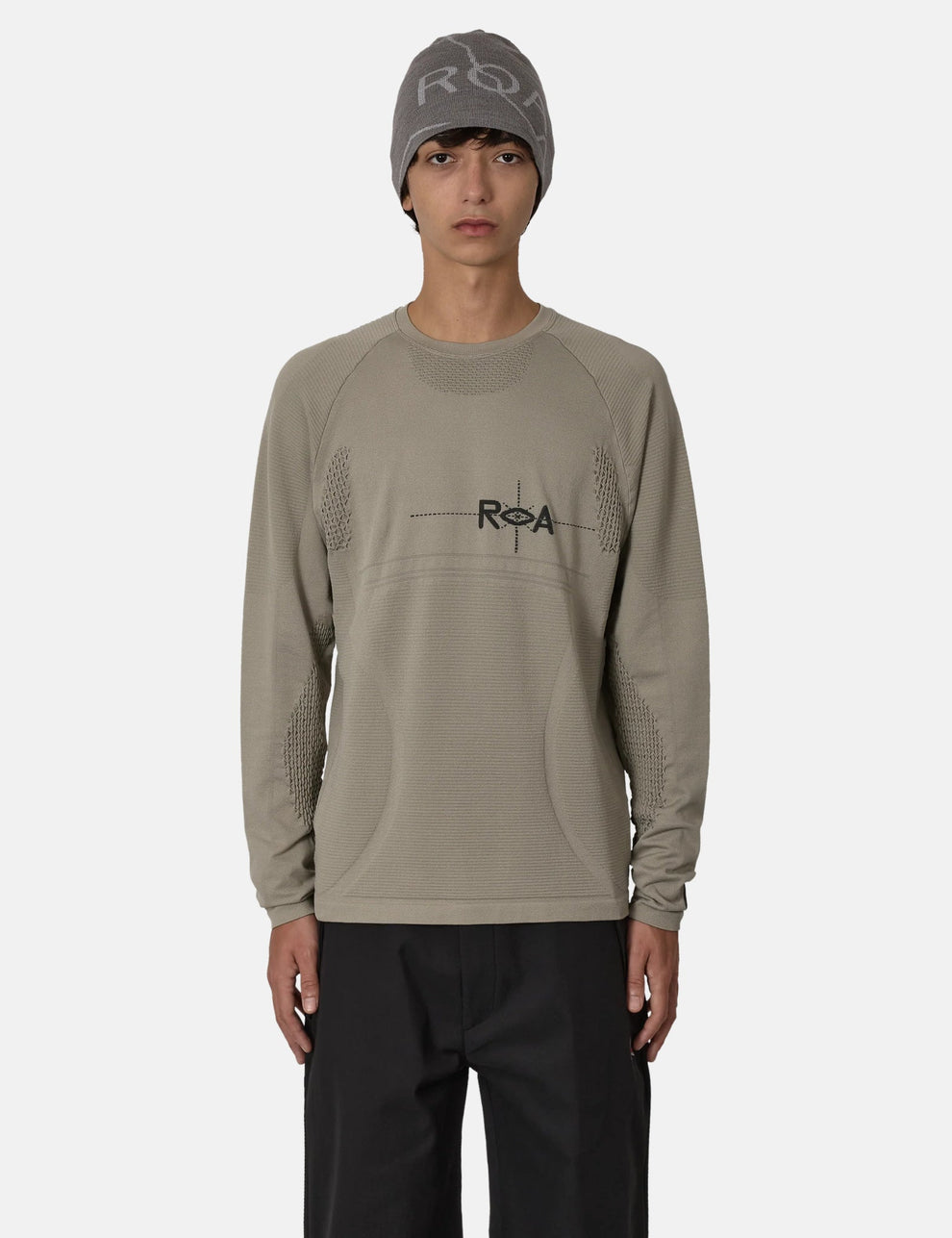 ROA Aune Seamless Knit - Pale Green | Benchmark