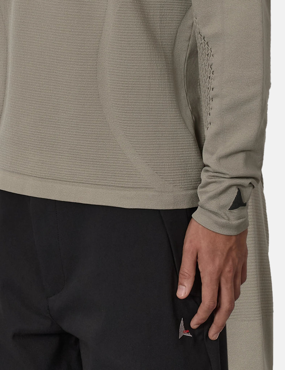 ROA Aune Seamless Knit - Pale Green | Benchmark