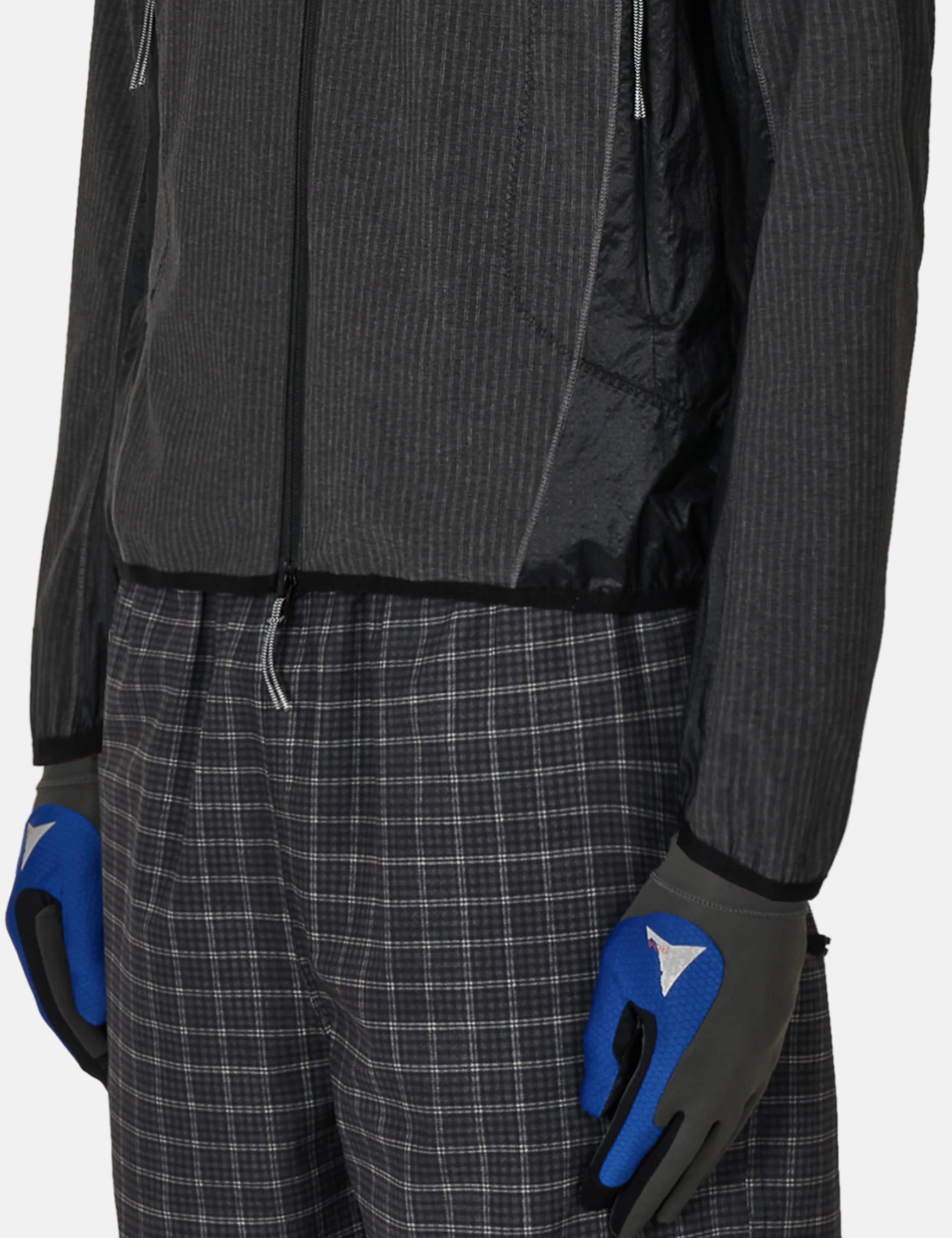 ROA Numb Pinstriped Hooded Wind Jacket - Black